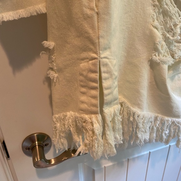 🎁NWT BiBi Ivory Long Button Down Distressed Denim Jacket S - Picture 3 of 11